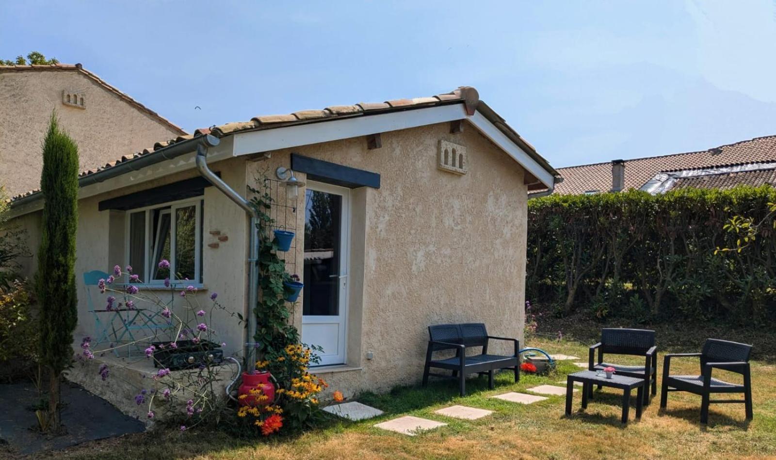Gite Charme Et Campagne Montazeau Exterior photo