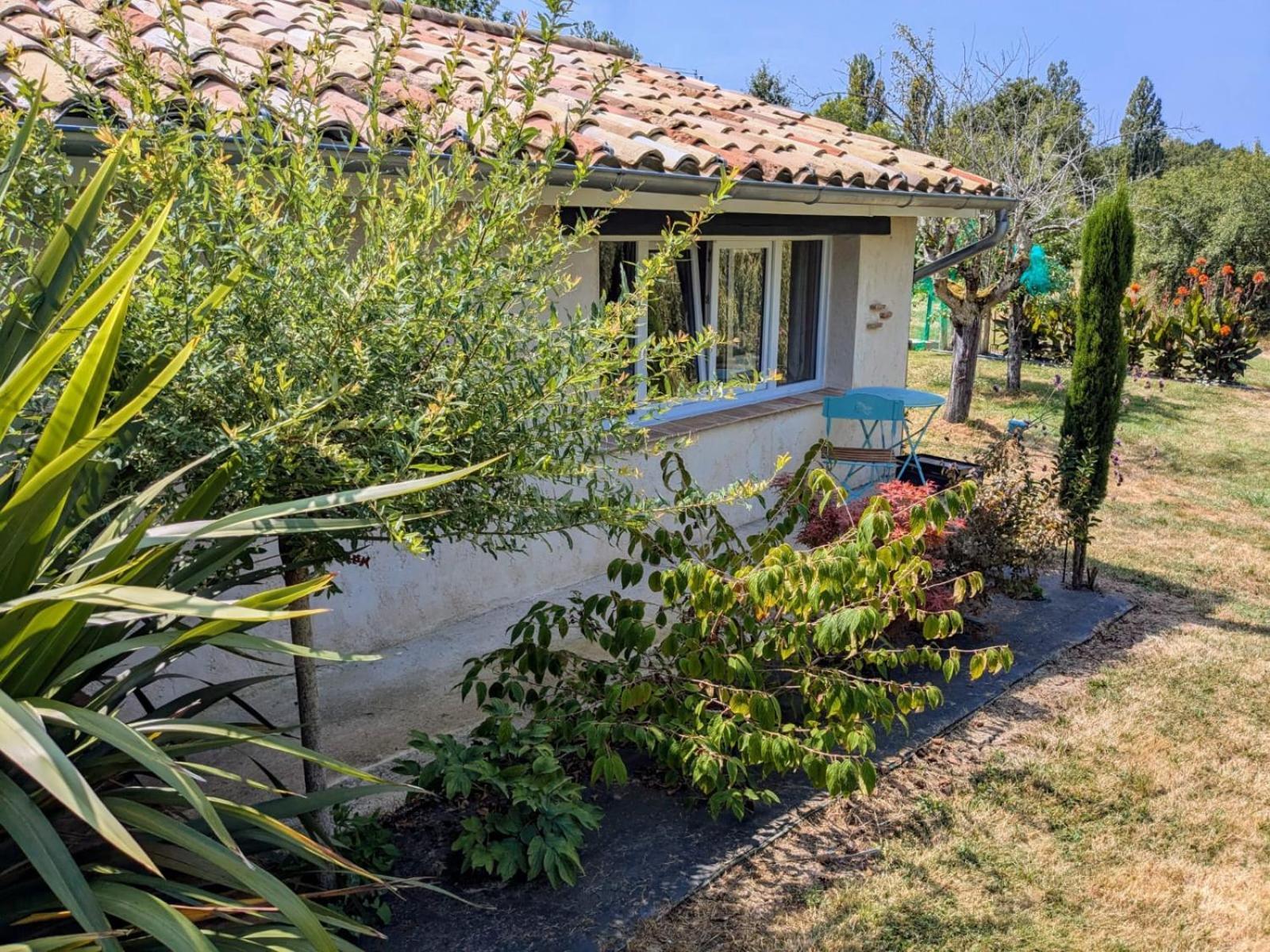 Gite Charme Et Campagne Montazeau Exterior photo